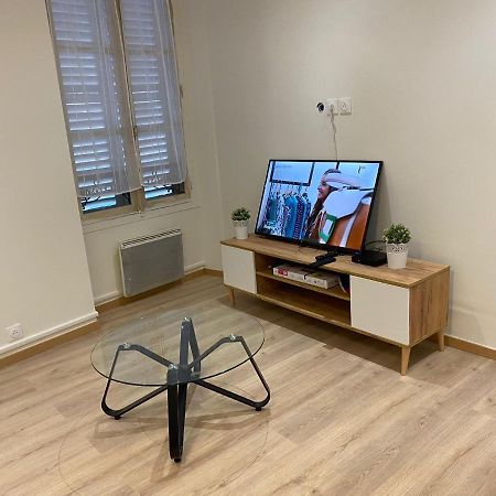 Grand F4 De 71M2 Pour 6 Personnes En Plein Centre Ville Arpajon Bagian luar foto