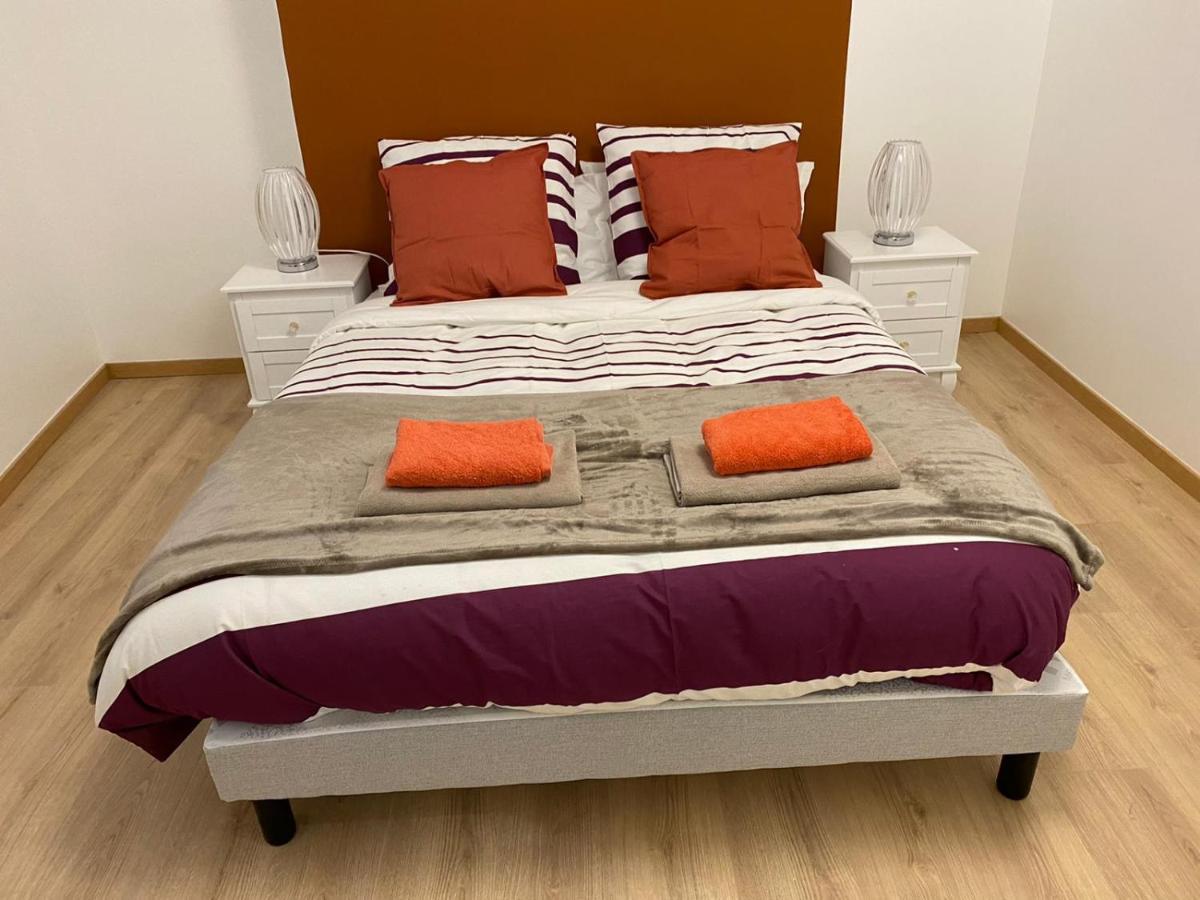 Grand F4 De 71M2 Pour 6 Personnes En Plein Centre Ville Arpajon Bagian luar foto