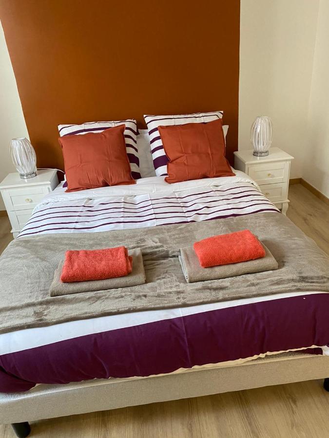 Grand F4 De 71M2 Pour 6 Personnes En Plein Centre Ville Arpajon Bagian luar foto