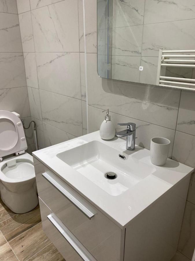 Grand F4 De 71M2 Pour 6 Personnes En Plein Centre Ville Arpajon Bagian luar foto