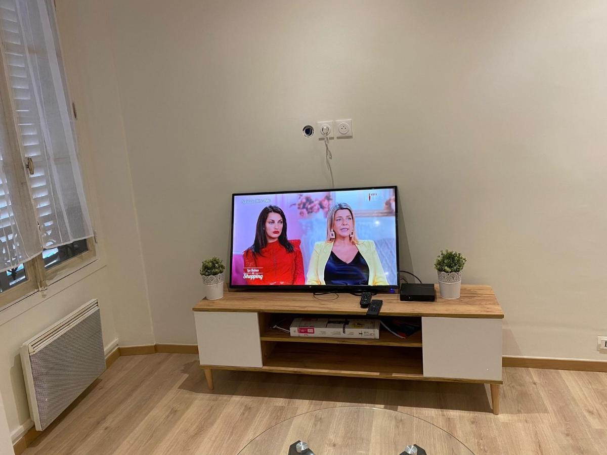 Grand F4 De 71M2 Pour 6 Personnes En Plein Centre Ville Arpajon Bagian luar foto