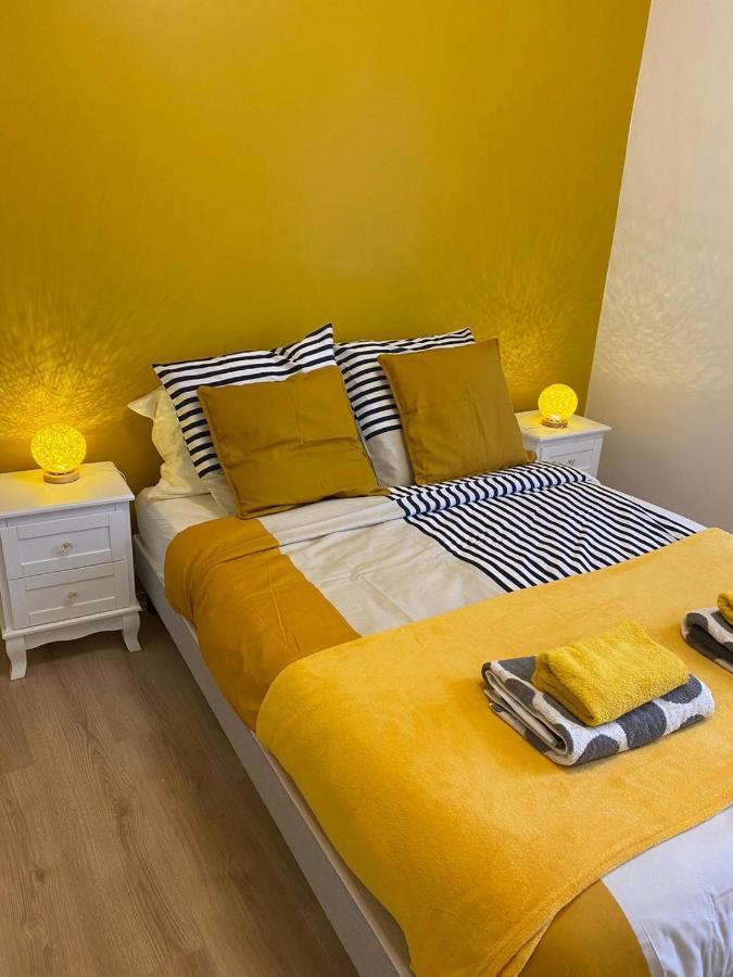 Grand F4 De 71M2 Pour 6 Personnes En Plein Centre Ville Arpajon Bagian luar foto