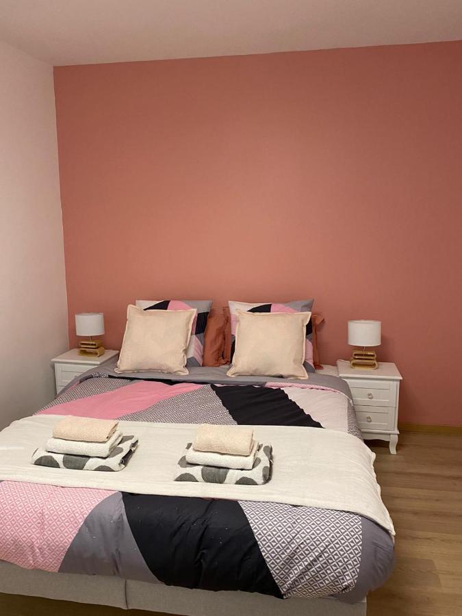 Grand F4 De 71M2 Pour 6 Personnes En Plein Centre Ville Arpajon Bagian luar foto